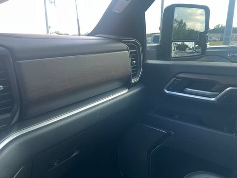 Used 2026 Chevrolet Silverado 2500 High Country w/ High Country Premium Package AWD/4WD image 20