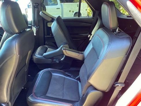 Used 2023 Ford Explorer ST-Line w/ Class IV Trailer Tow Package image 9