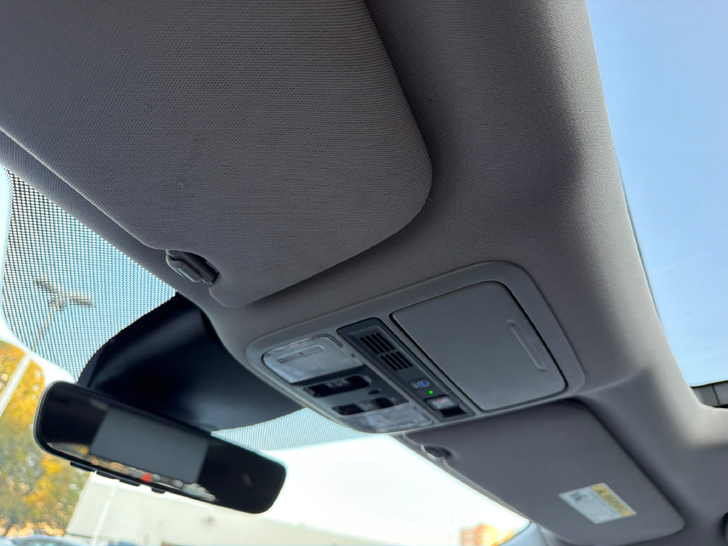 Used 2024 Honda Odyssey Elite image 32