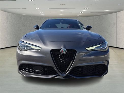 Used 2022 Alfa Romeo Giulia Veloce image 8