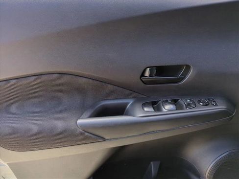 Used 2020 Nissan Kicks S FWD image 11