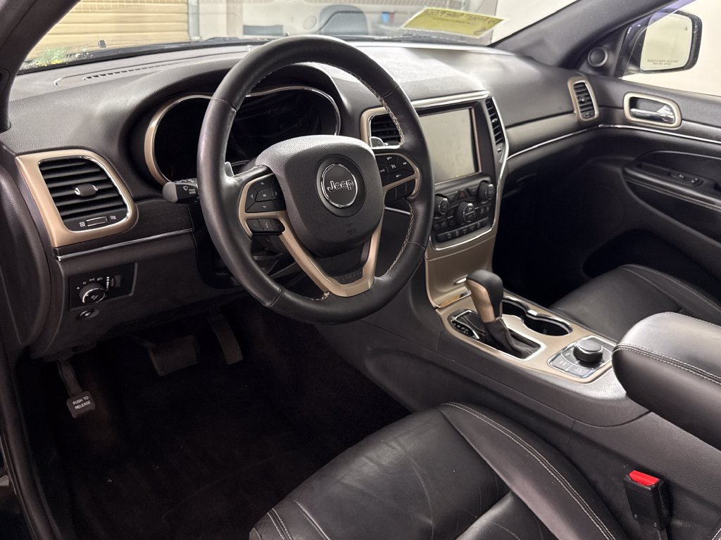 Used 2017 Jeep Grand Cherokee Limited AWD/4WD image 14