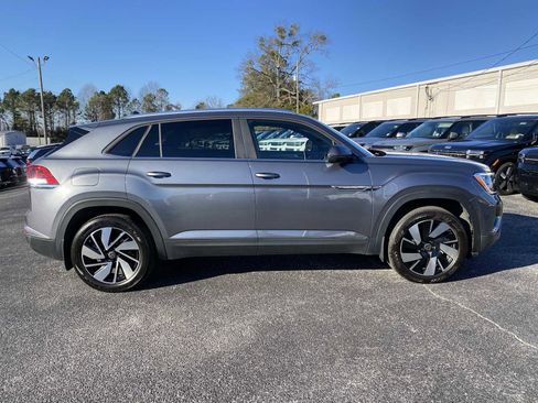 Used 2024 Volkswagen Atlas Cross Sport SE image 4