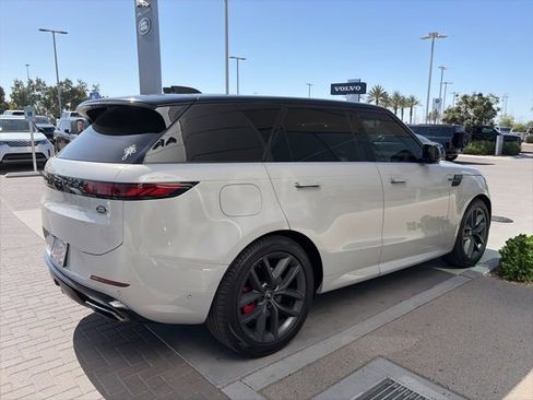 Used 2023 Land Rover Range Rover Sport SE Dynamic AWD/4WD image 3