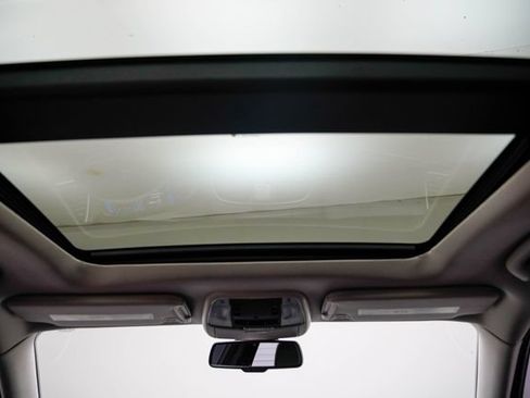Used 2016 Chrysler 300 Limited RWD image 6