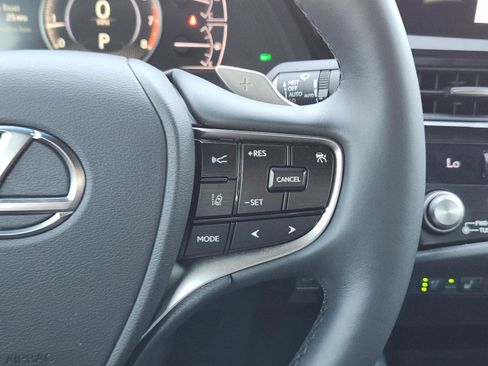 Used 2025 Lexus ES 350 w/ Premium Package FWD image 11