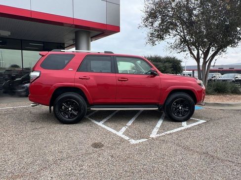 Used 2022 Toyota 4Runner SR5 image 6