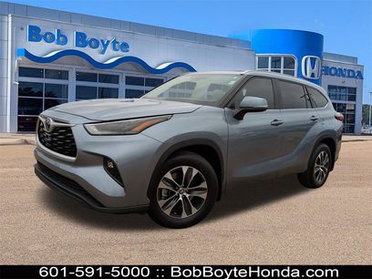 Used 2023 Toyota Highlander XLE