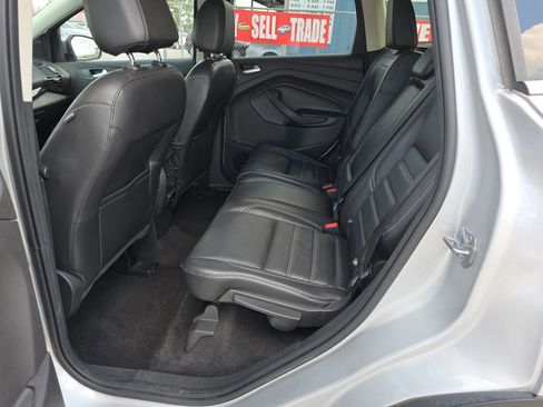 Used 2017 Ford Escape Titanium image 22