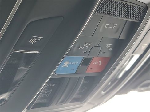 New 2025 Jeep Grand Cherokee L Altitude image 31