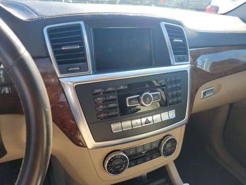 Used 2013 Mercedes-Benz GL 450 4MATIC image 11