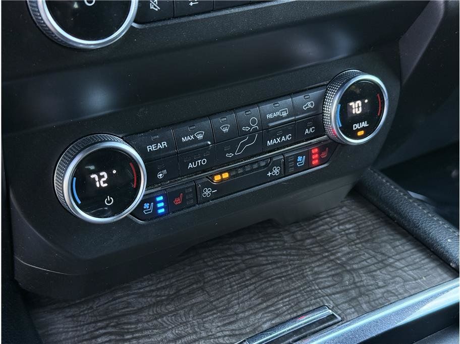 Used 2019 Ford Expedition Limited RWD image 15