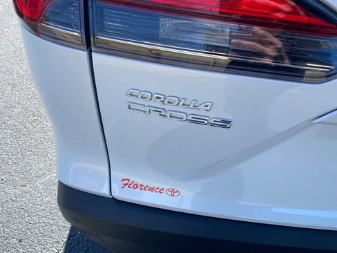 Used 2024 Toyota Corolla Cross XLE w/ Convenience Package image 14