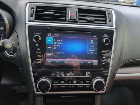 Used 2019 Subaru Outback 3.6R Touring AWD/4WD image 11