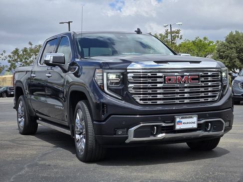 Used 2023 GMC Sierra 1500 Denali w/ Denali Reserve Package AWD/4WD image 2