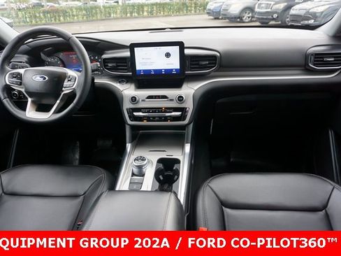 Used 2023 Ford Explorer XLT w/ Equipment Group 202A image 5