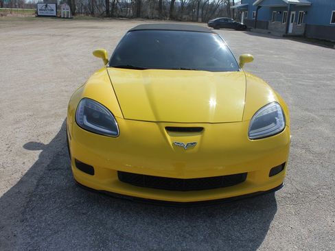 Used 2011 Chevrolet Corvette Grand Sport w/ Preferred Equipment Group image 2