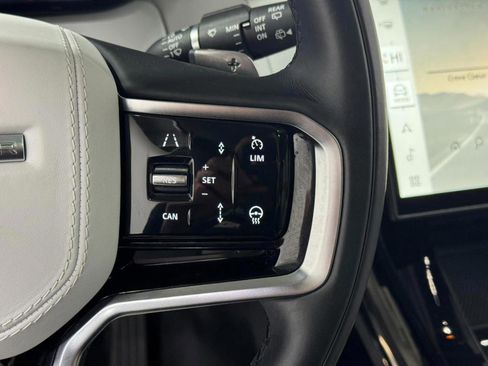 Used 2024 Land Rover Range Rover Sport SE image 32