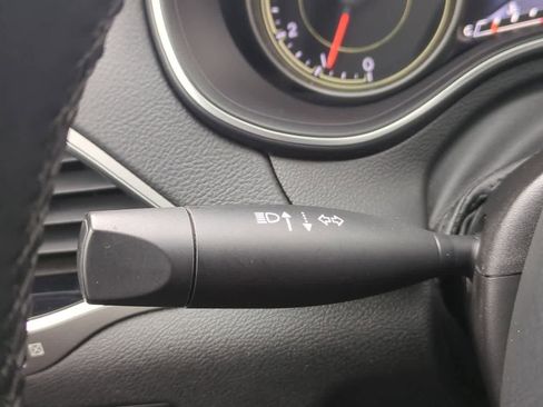 Used 2021 Jeep Cherokee Limited image 27