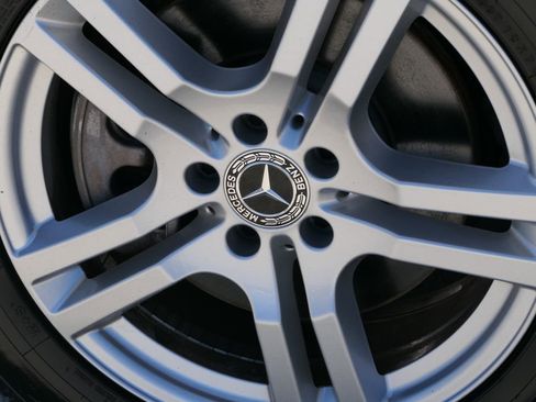 Used 2023 Mercedes-Benz GLB 250 4MATIC image 10