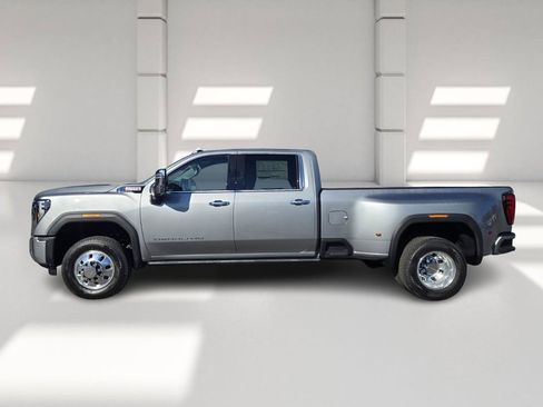 New 2026 GMC Sierra 3500 Denali w/ Denali Reserve Package image 4