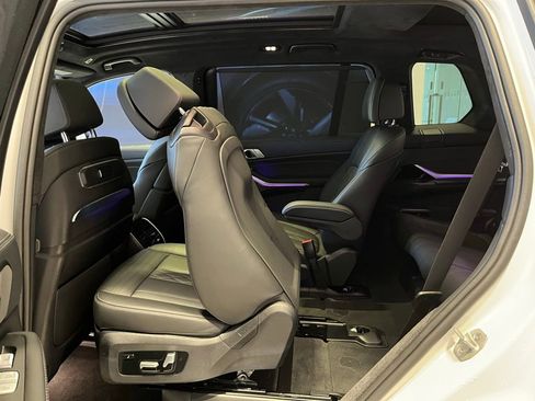 Used 2024 BMW X7 M60i w/ Executive Package image 25