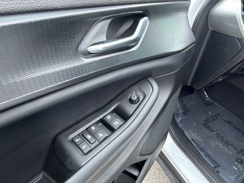 Certified 2024 Jeep Grand Cherokee Laredo AWD/4WD image 15