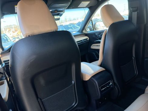 Used 2023 Lincoln Corsair Reserve w/ Equipment Group 201A image 19