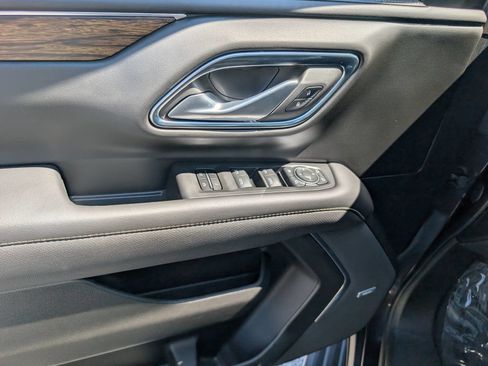 Used 2022 Chevrolet Tahoe Premier AWD/4WD image 24