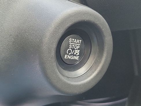 Used 2025 RAM ProMaster 2500 w/ U-Haul Equipment Group FWD image 21