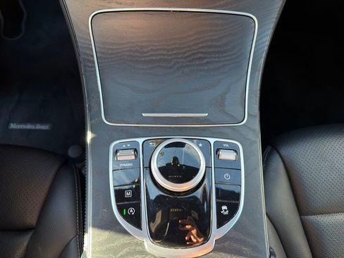 Used 2019 Mercedes-Benz GLC 300 w/ Premium Package image 26