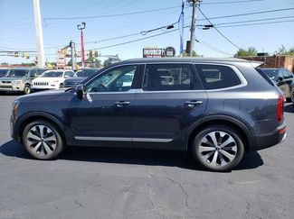 Used 2020 Kia Telluride S w/ S 8 Passenger Seating Package AWD/4WD video 4