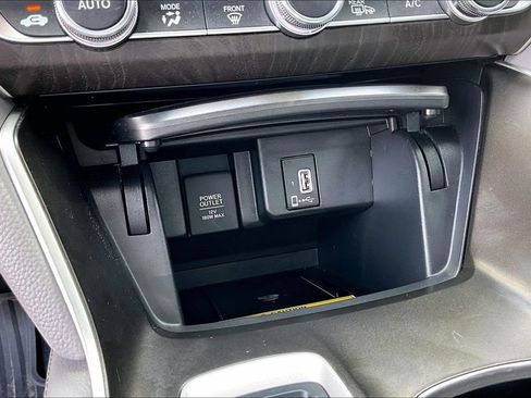Used 2018 Honda Accord Touring image 22