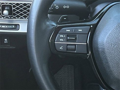 Certified 2025 Acura Integra Base image 14