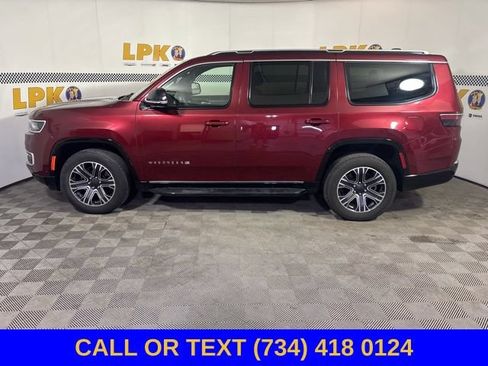 Used 2024 Jeep Wagoneer Series II AWD/4WD image 12