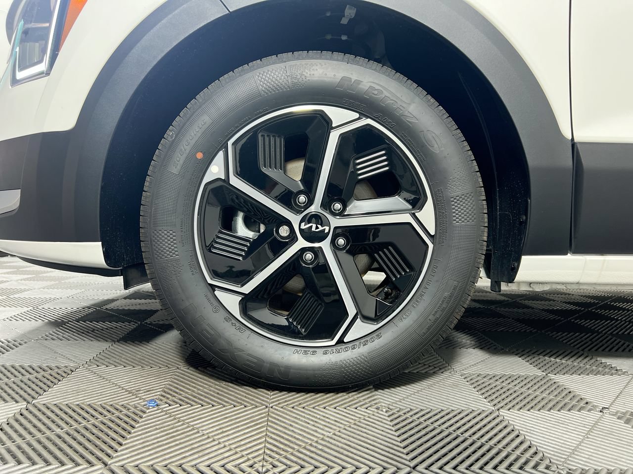 New 2026 Kia Niro EX w/ EX Premium Package FWD image 12