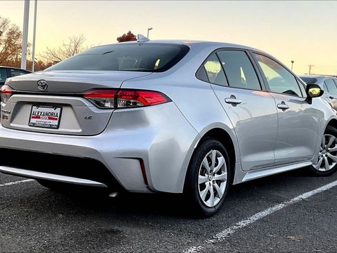 Used 2022 Toyota Corolla LE image 12