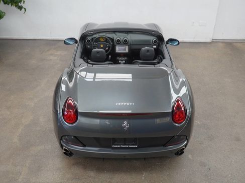 Used 2011 Ferrari California image 32