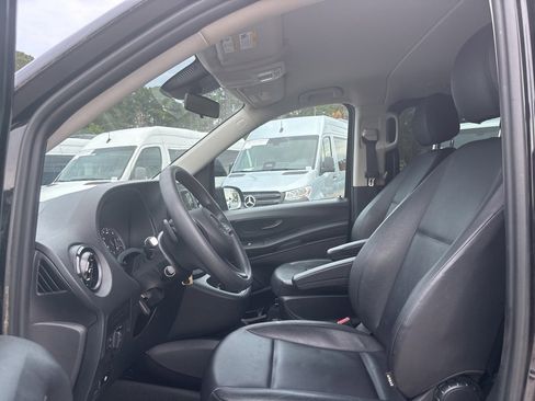 Used 2023 Mercedes-Benz Metris Passenger image 41