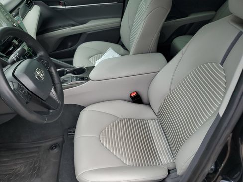 Used 2023 Toyota Camry SE AWD/4WD image 16