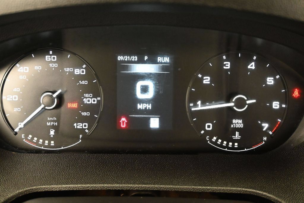 Used 2025 RAM ProMaster 2500 w/ Convenience Group FWD image 22