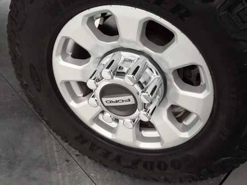 Used 2023 Ford F250 XLT w/ FX4 Off-Road Package image 20