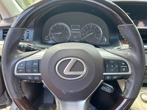 Used 2018 Lexus ES 350 w/ Premier Package image 18