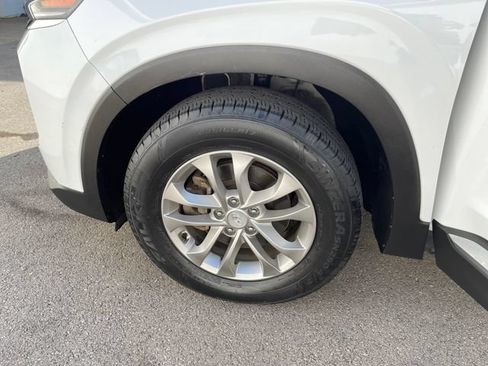 Used 2019 Hyundai Santa Fe SEL AWD/4WD image 17