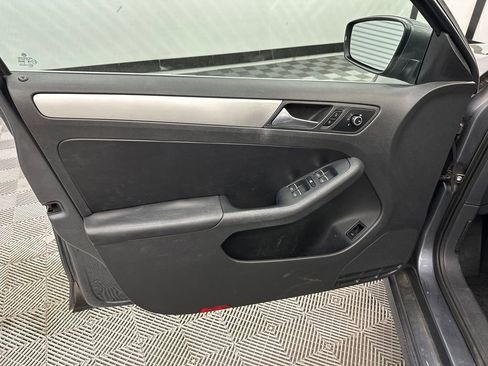 Used 2013 Volkswagen Jetta SE image 10