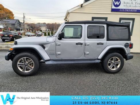 Used 2018 Jeep Wrangler Unlimited Sahara image 7