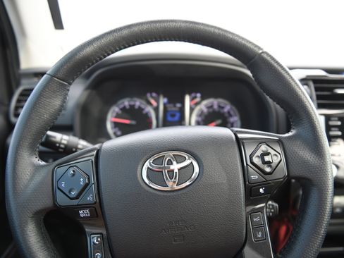 Used 2021 Toyota 4Runner Venture w/ Moonroof Package image 21