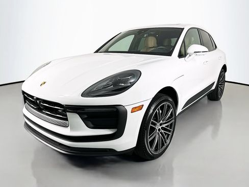 Certified 2026 Porsche Macan AWD/4WD image 1