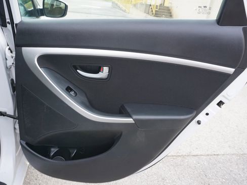 Used 2014 Hyundai Elantra GT FWD image 15