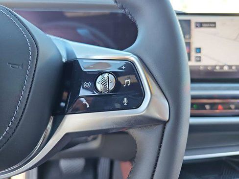 New 2025 BMW i7 eDrive50 w/ Premium Package image 19